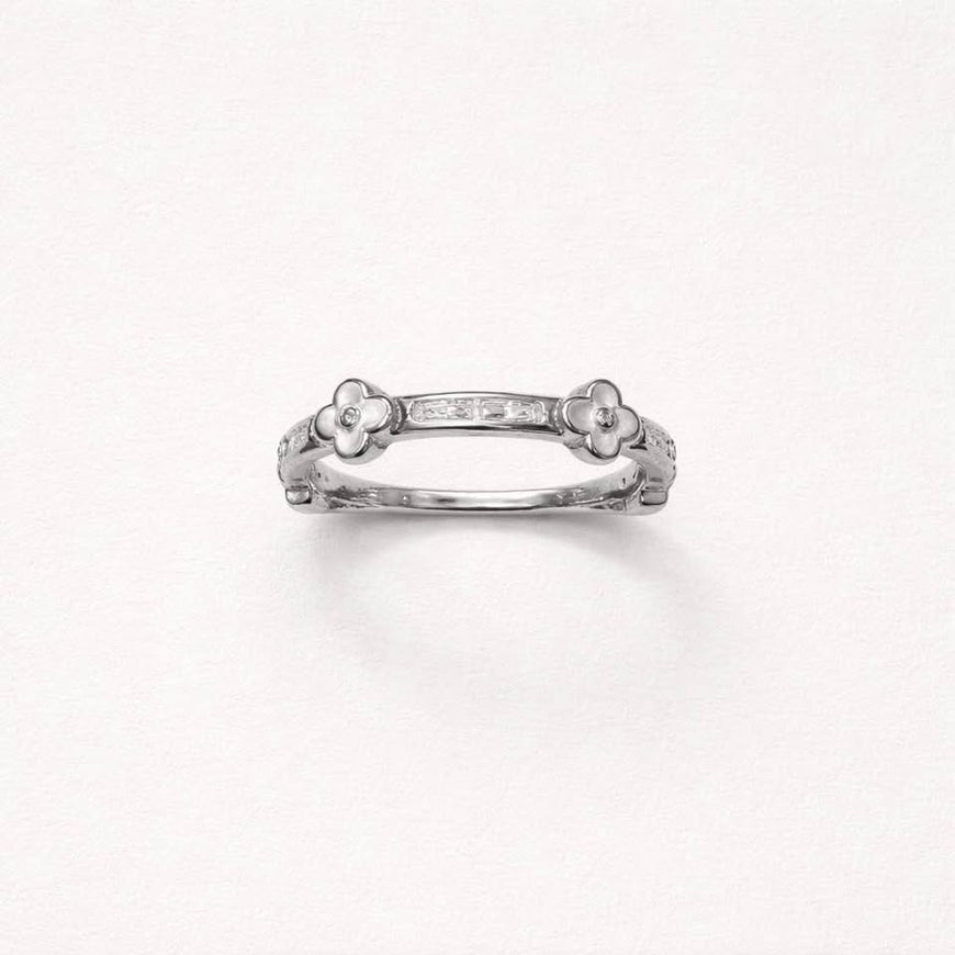 Silver clover ring with pearl silver .925