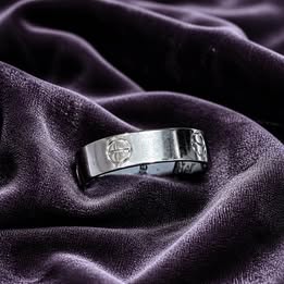 Silver tone Ring