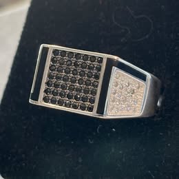 Anillo de caballero con piedras negras y blancas silver .925 en talla 11