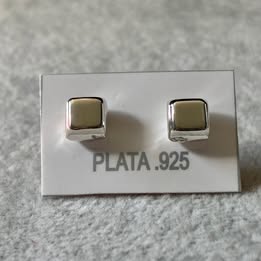 ARETES BROQUEL LISO DE CUBO, PLATA .925