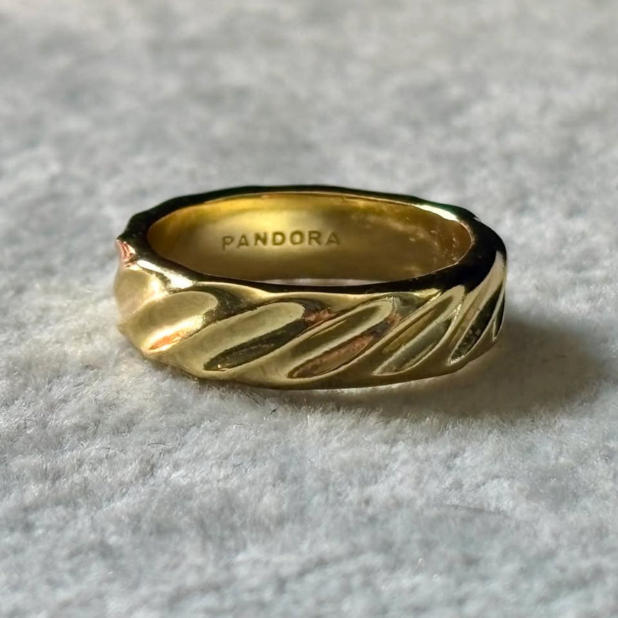 ANILLO CHUNKY CON BANO DE ORO, talla 6,7,8