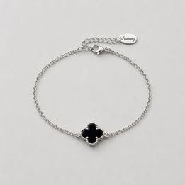 PULSERA FLOR ONIX, BAÑO DE RODIO, PLATA
