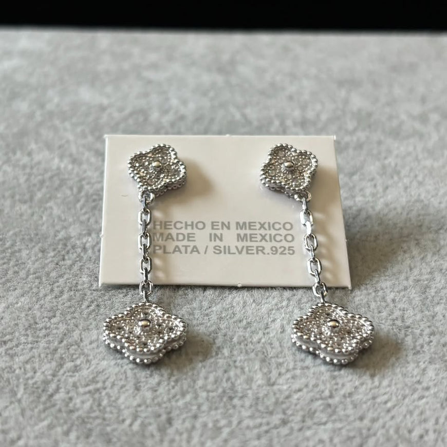 ARETE LARGO CON MICROCIRCONIAS, BAÑO DE RODIO