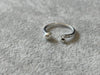 Anillo de Perla con colgante VC talla 6