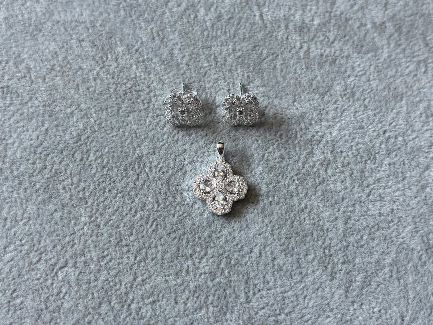 Set Aretes con dije VC