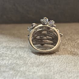 Anillo grande con treboles talla 6,7,8