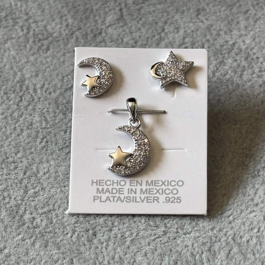 SET DE ARETES Y DIJE CON LUNA Y MICROCIRCONIAS, BAÑO DE RODIO, PLATA .925