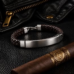 Pulsera en piel café con greca lisa Plata .925