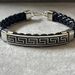 Pulsera en piel negra con grecas Plata .925