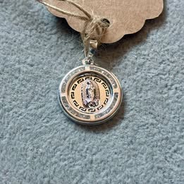 Dije Virgen Guadalupe circulo con circonias