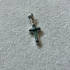 Dije Cruz hecha a mano en colores metalicos, plata, morado, azul, verde, amarillo, naranja y tornasol