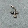 Dije Cruz hecha a mano pequena plata .925