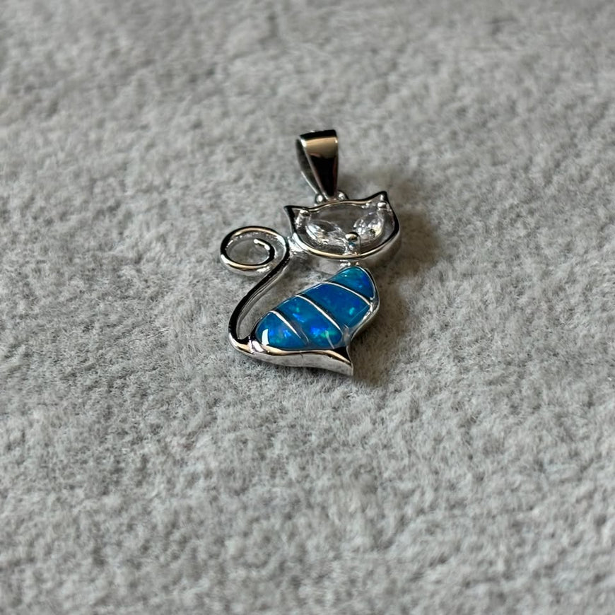 Dije gato con opalo azul