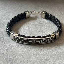 Pulsera en piel negra con grecas Plata .925