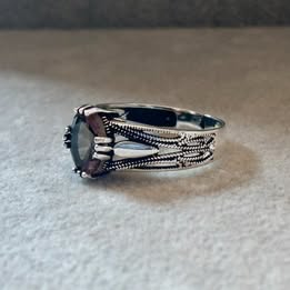 Anillo con piedra zultanita talla 9 y 10