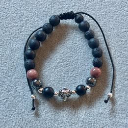 PULSERA AJUSTABLE CON PIEDRA VOLCANICA CON DIJE DE JAGUAR, PLATA .925