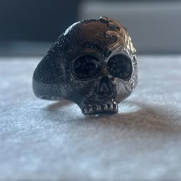 ANILLO CON CALAVERA, con Bano de rodio Plata .925 talla 12