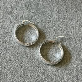 ARRACADA DIAMANTADA ANCHA MEDIANA, PLATA .925