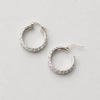 ARRACADA DIAMANTADA ANCHA CHICA, PLATA .925