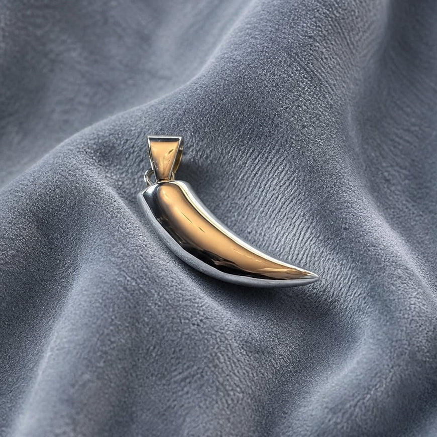 DIJE DE COLMILLO, PLATA .925