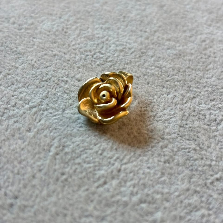 Dije de rosa con bano de oro, Plata .925