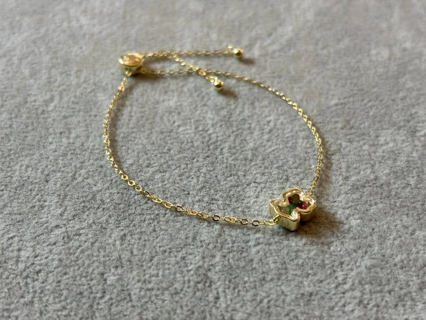 Pulsera ajustable con oso y bolita multicolor con bano de oro, Plata .925.