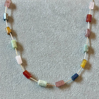 Collar de tubito liso con piedras naturales 43 cm, Plata .925