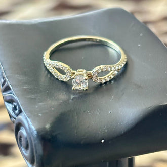 Anillo de Compromiso con circonia blanca talla 7 y 8 Oro 10K