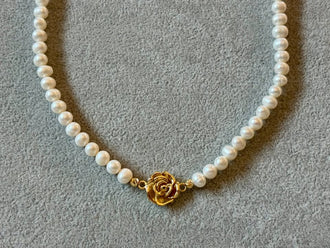 Collar de perlas con dije de Rosa y bano de oro, Plata .925