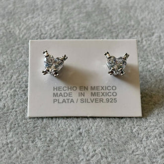 Arrete con circonia forma de corazon, montadura oso, bano de rodio, Plata .925