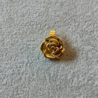 Dije de rosa con bano de oro, Plata .925