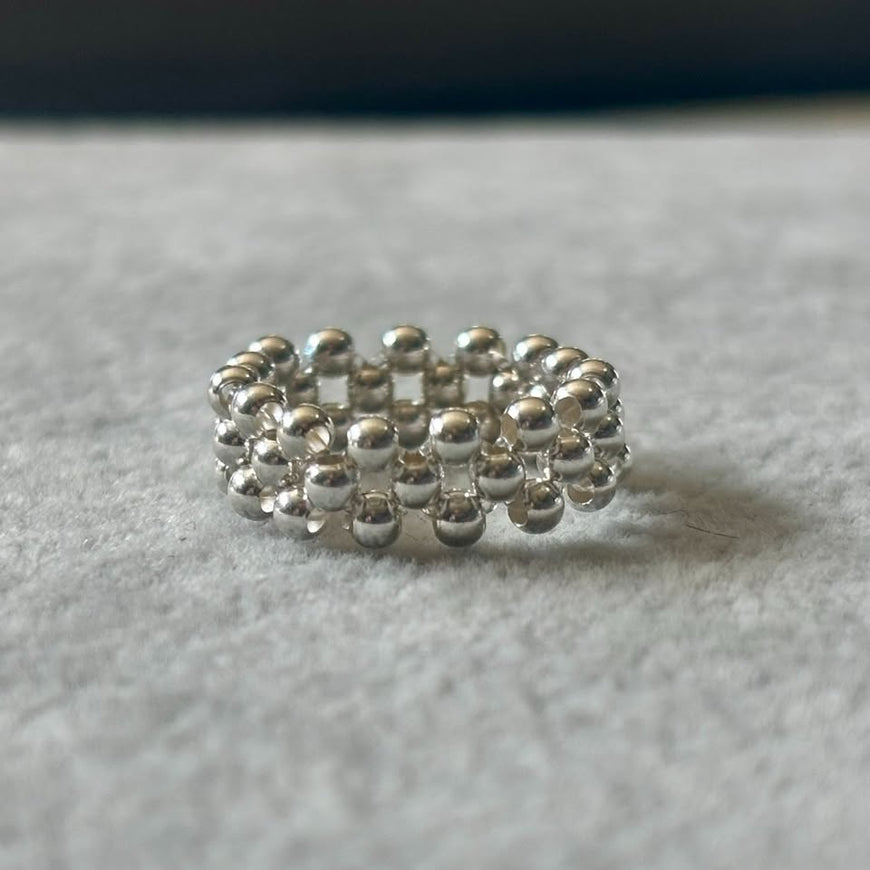 Anillo tejido con bolitas lisas, Talla 6,7,8,9,10, Plata .925