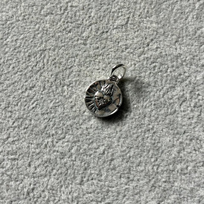 DIJE DE SAGRADO CORAZON ,PLATA .925