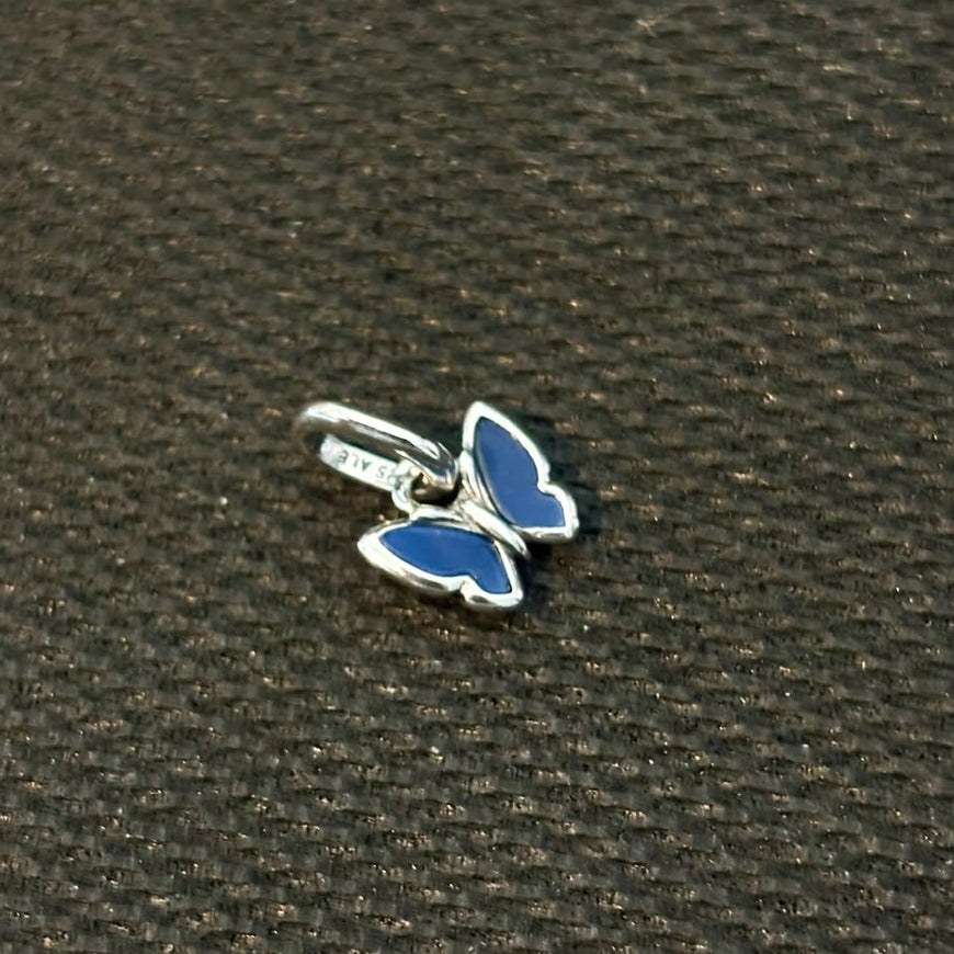 Charm mariposita azul
