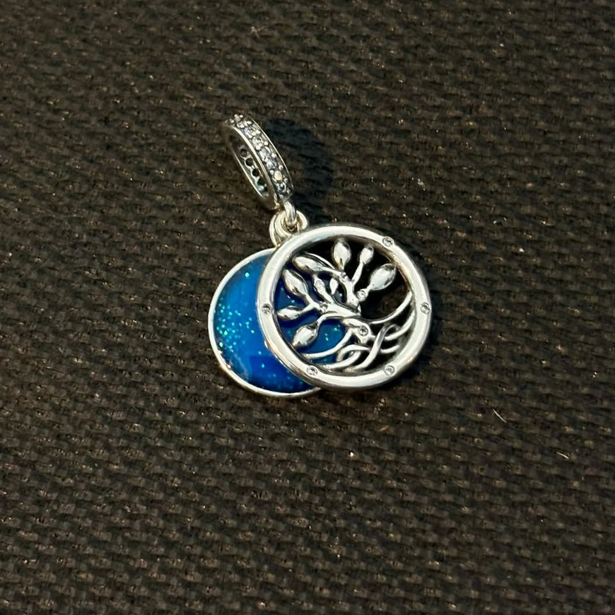 Dije Family brilla en la obscuridad azul/Glow in the dark Tree Double dangle