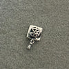 CHARM DE BIRRETE CON CIRCONIAS, PLATA .925