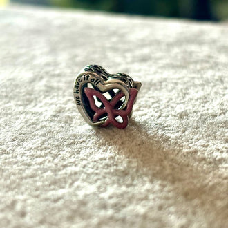 CHARM SILUETA DE CORAZON CON MARIPOSA, PLATA .925