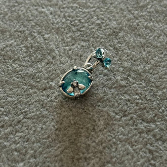 DIJE BRIDGERT. AZUL CON MARIPOSAS, PLATA .925