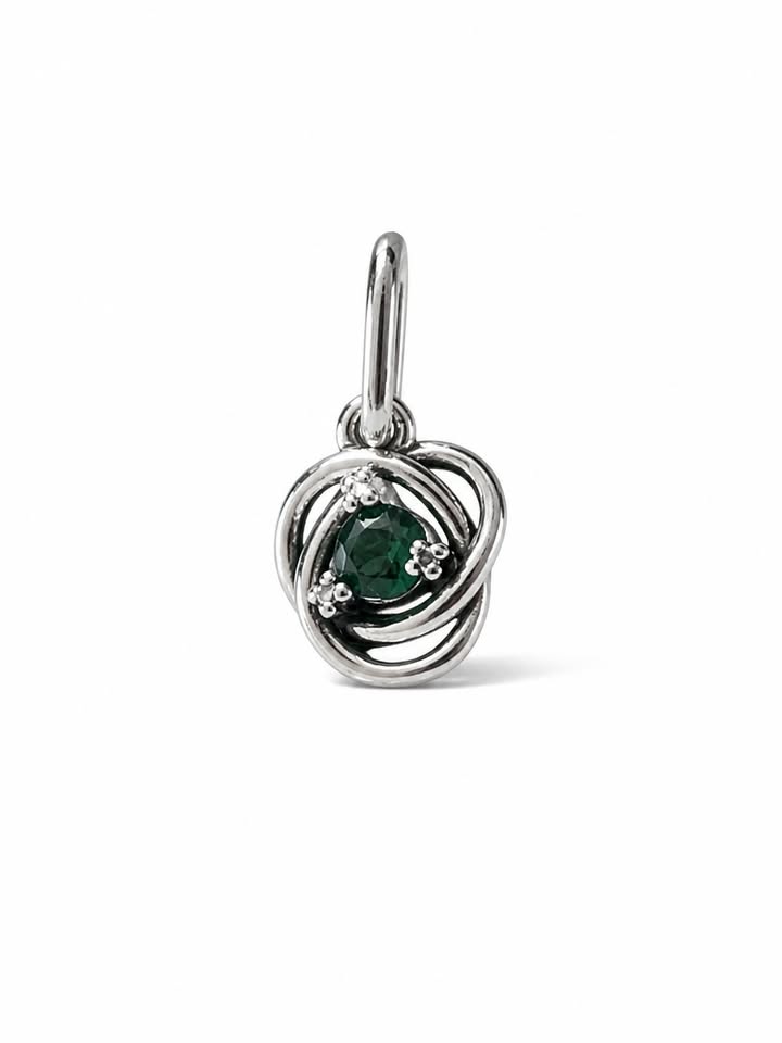 Charm nudo de corazon verde zirconia