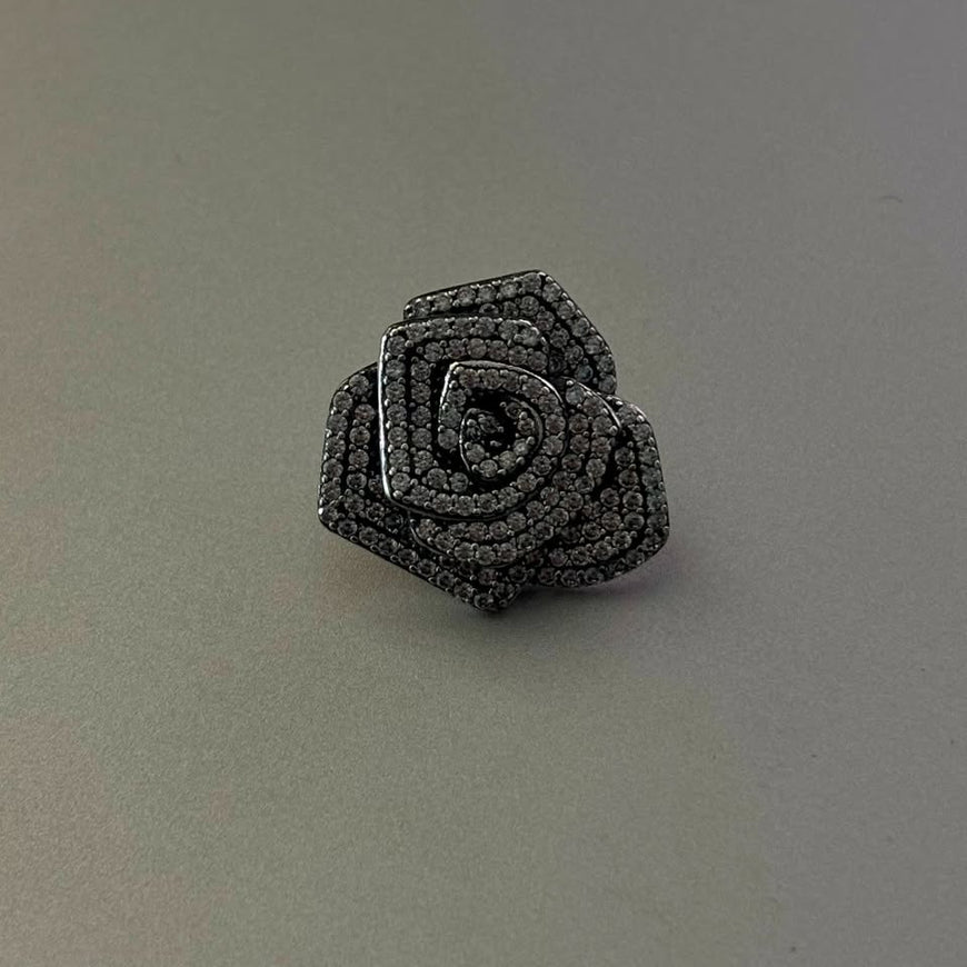 DIJE DE FLOR CON MICROCIRCONIAS, PLATA .925