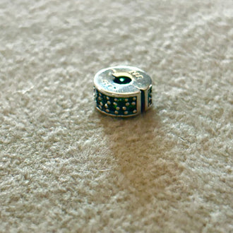 Charm/Clip cristales verdes