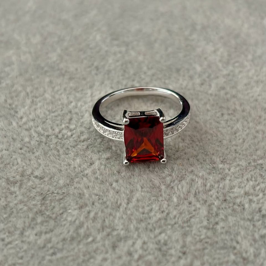 Anillo Zirconia Roja Cuadro Talla 5 (2)
