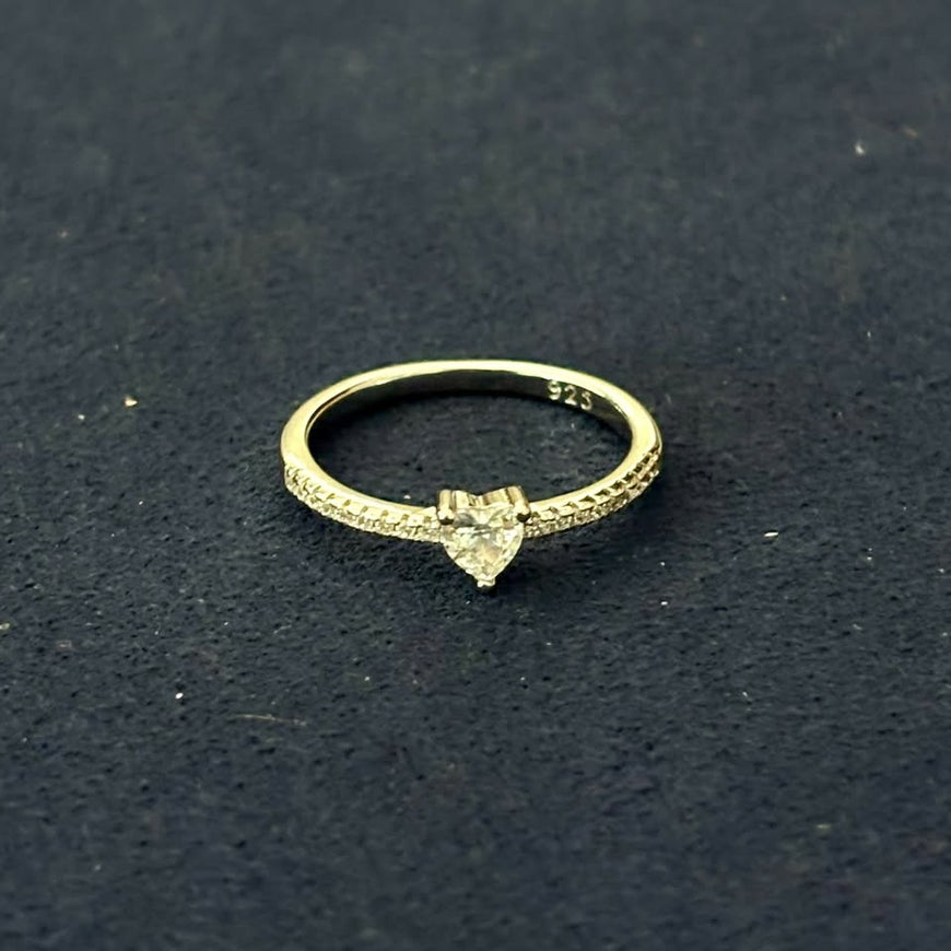 Anillo Solitario con circonia de corazon, Talla 6,7,8,9, Con bano de rodio, Plata .925