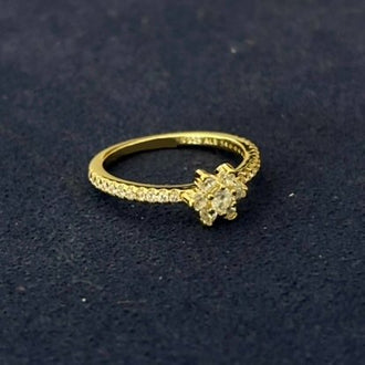 Anillo de Flor con circonia y bano de oro, Talla 7(4), Plata .925