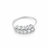 Anillo con circonias en corte bagguet en talla 8, con bano de rodio, Plata .925