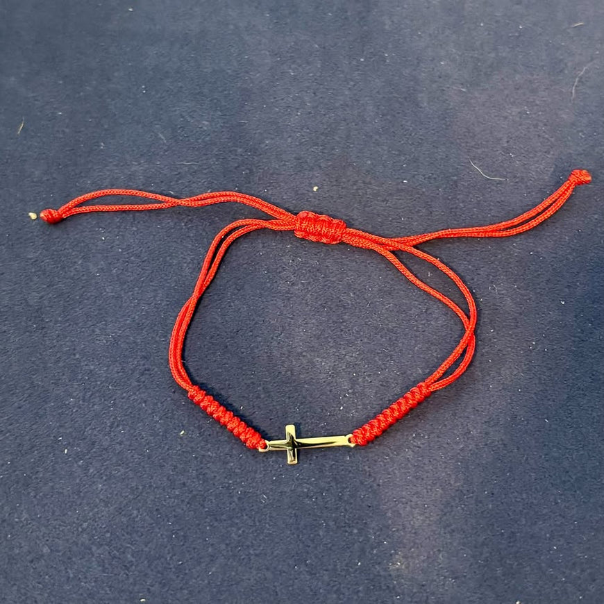 Pulsera Hilo Ajustable con dije de cruz, Color Negro o Rojo, Oro 10k