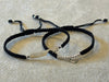PULSERA PARA PAREJA DE HILO AJUSTABLE, ELIGEN COLOR ROJO O NEGRO, PLATA .925