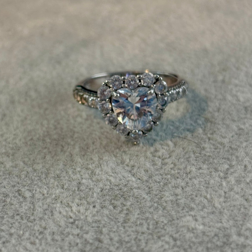 ANILLO CORAZON GRANDE CON MULTICIRCONIAS, 6,7,8