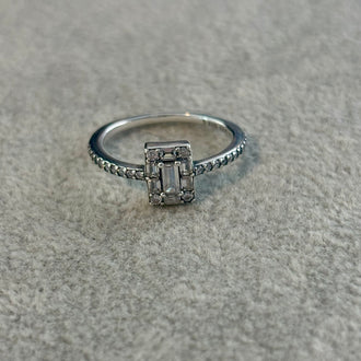 Anillo Cuadro Zirconia 6,7