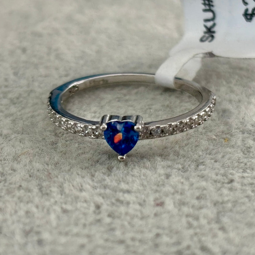 ANILLO PLATA DISENO CORAZON AZUL O BLANCO